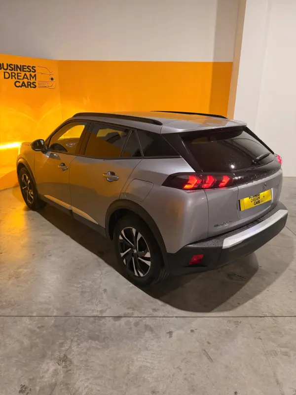 Peugeot e-2008 50 kWh Allure 10