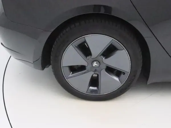 Tesla Model 3 Standard Range Plus RWD 9
