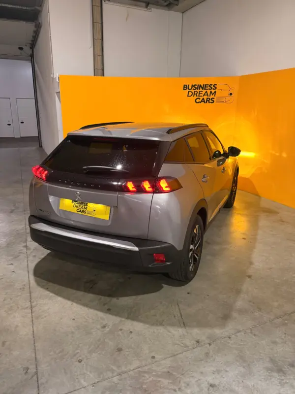 Peugeot e-2008 50 kWh Allure 12