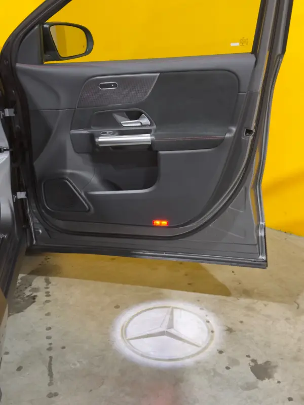 Mercedes-Benz EQA 250 AMG Line 8
