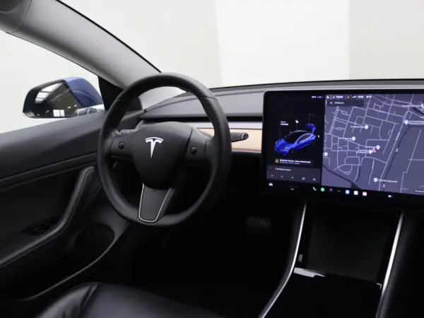 Tesla Model 3 Standard RWD 41