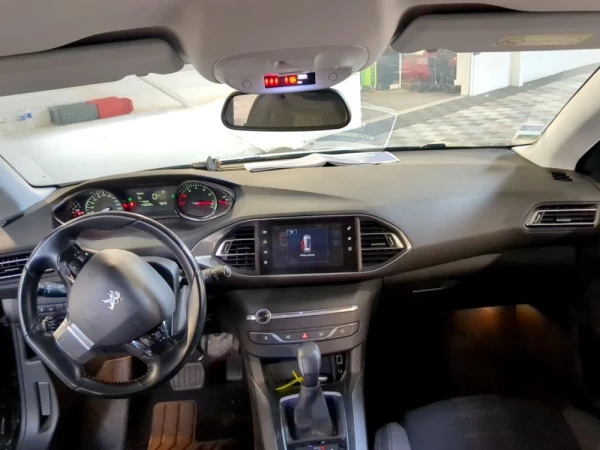 Peugeot 308 1.2 PureTech Allure EAT6 10