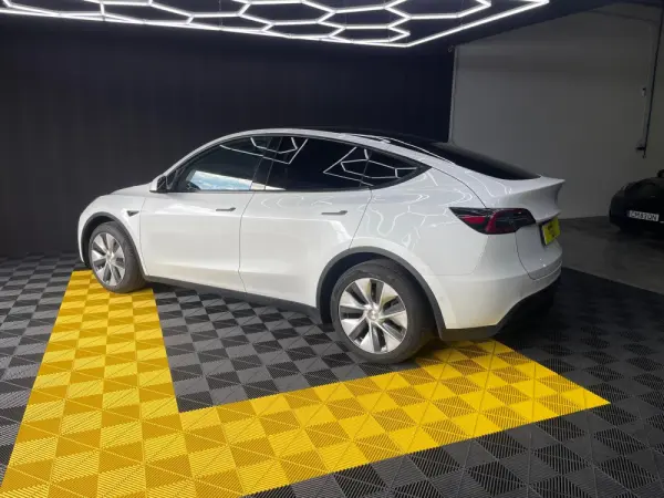 Tesla Model Y Long-Range RWD 19