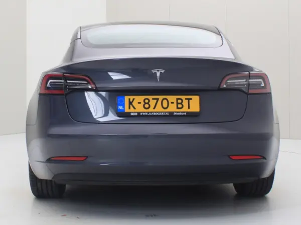 Tesla Model 3 Standard Range Plus RWD 23