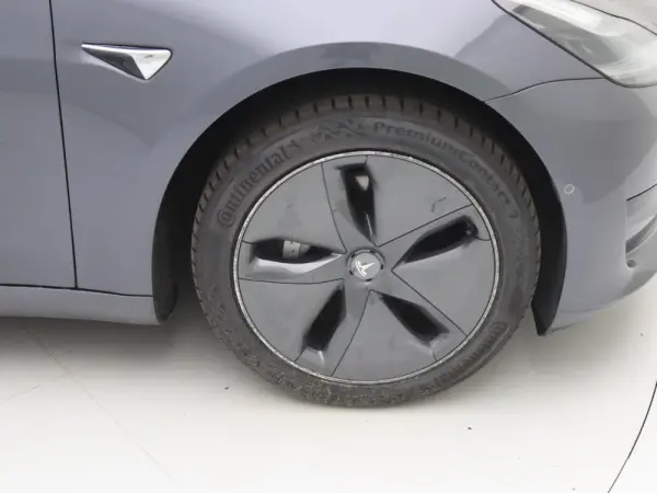 Tesla Model 3 Standard Range Plus RWD 26