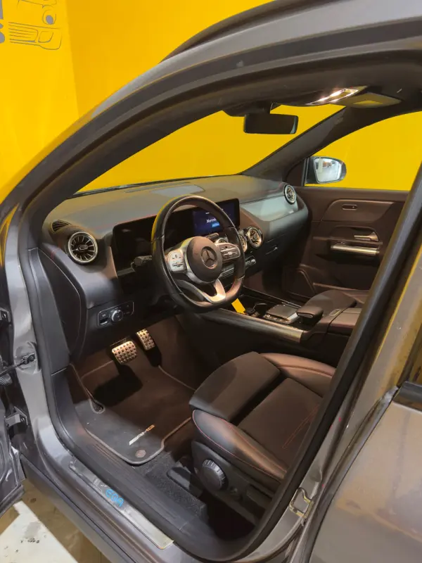 Mercedes-Benz EQA 250 AMG Line 10