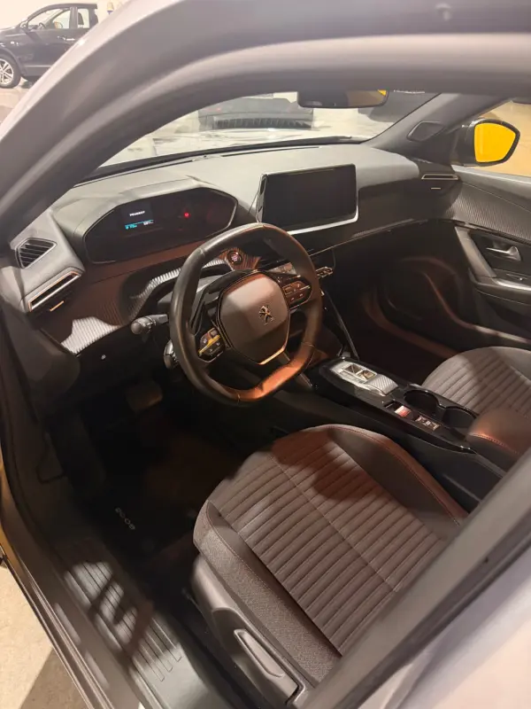 Peugeot e-2008 50 kWh Active Pack 9