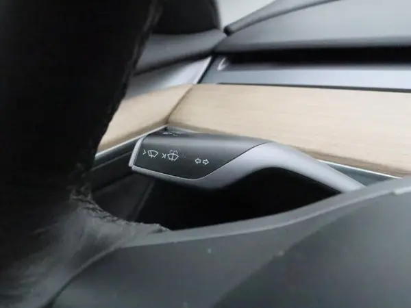 Tesla Model 3 Standard Range Plus RWD 23