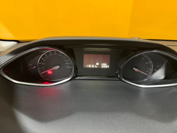 Peugeot 308 1.2 PureTech Allure EAT6 28