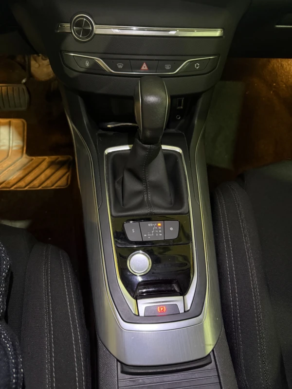 Peugeot 308 1.2 PureTech Allure EAT6 26