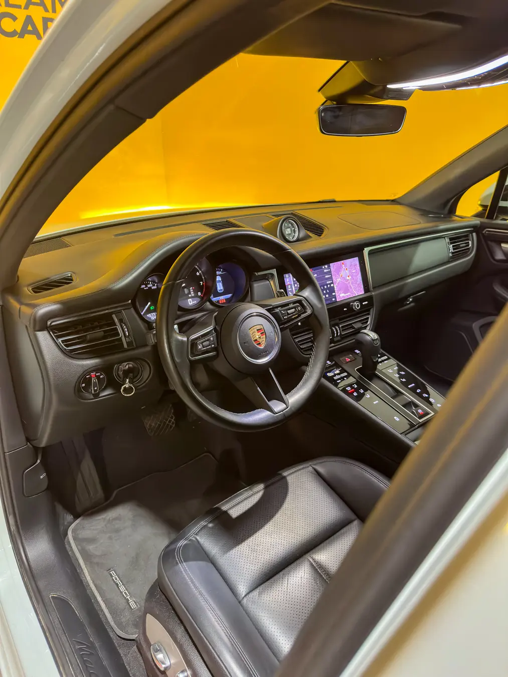 Porsche Macan T 9