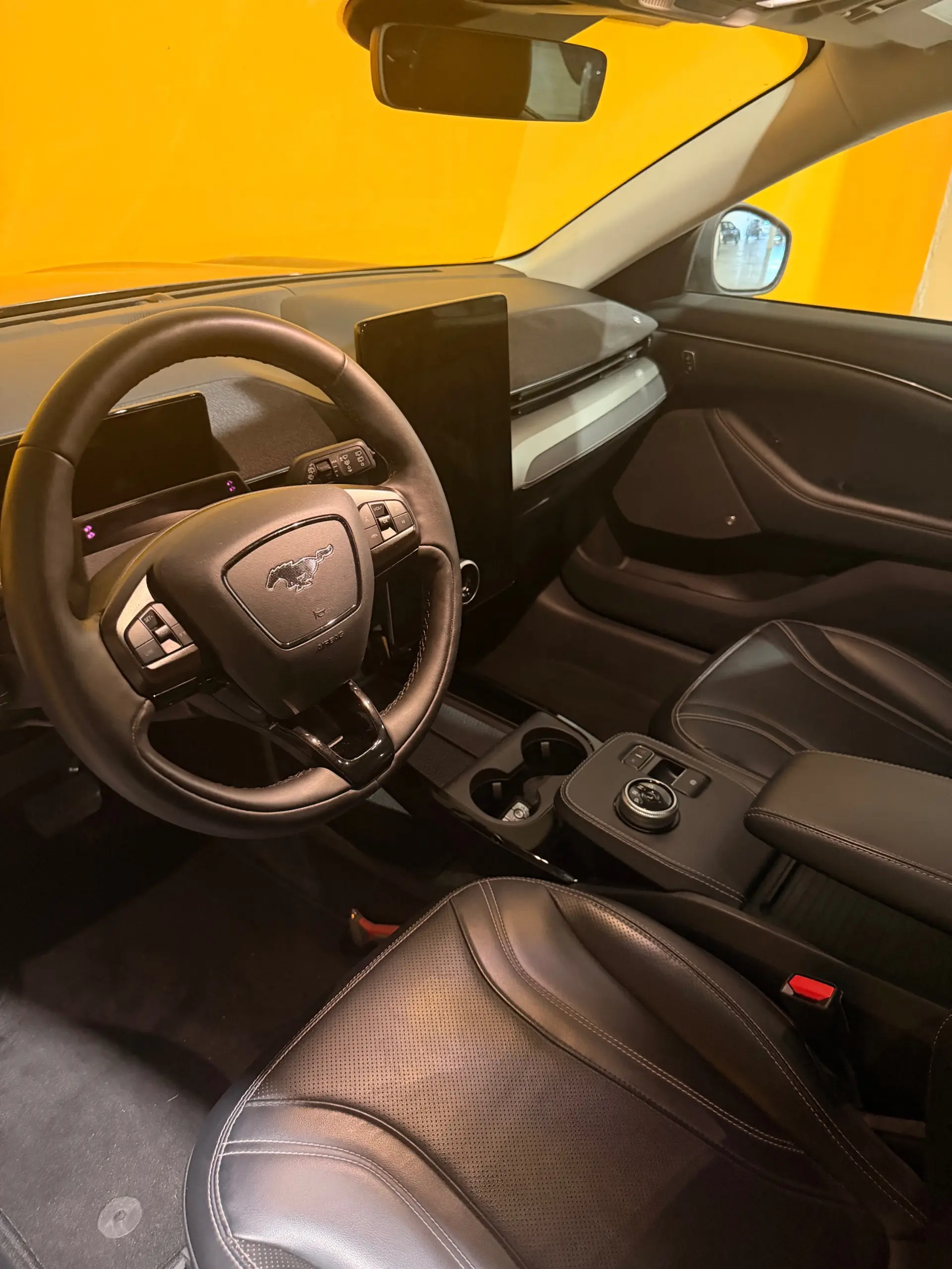 Ford Mustang Mach-E 98.7 kWh Premium AWD 37