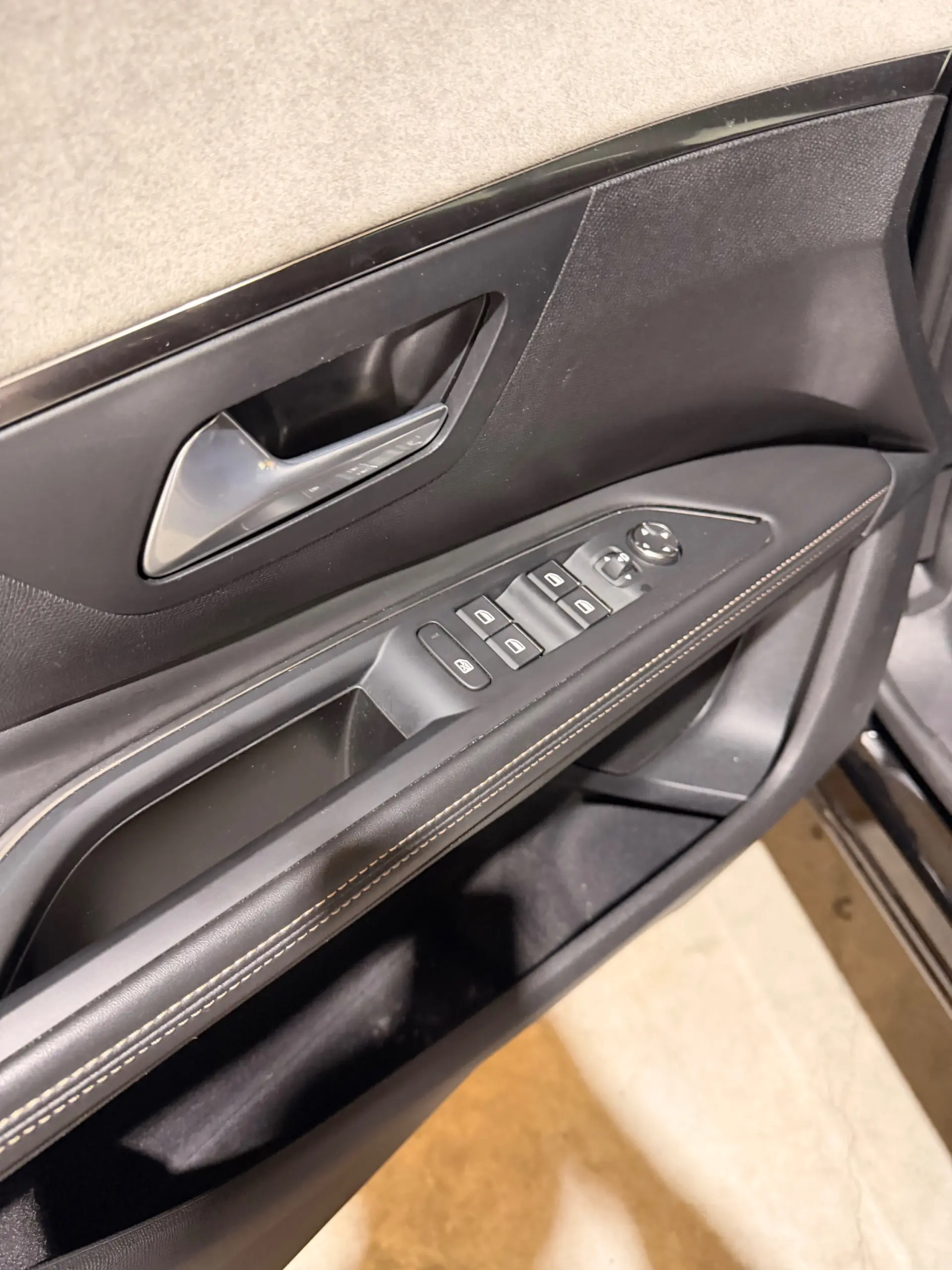 Peugeot 5008 1.2 PureTech GT EAT8 17