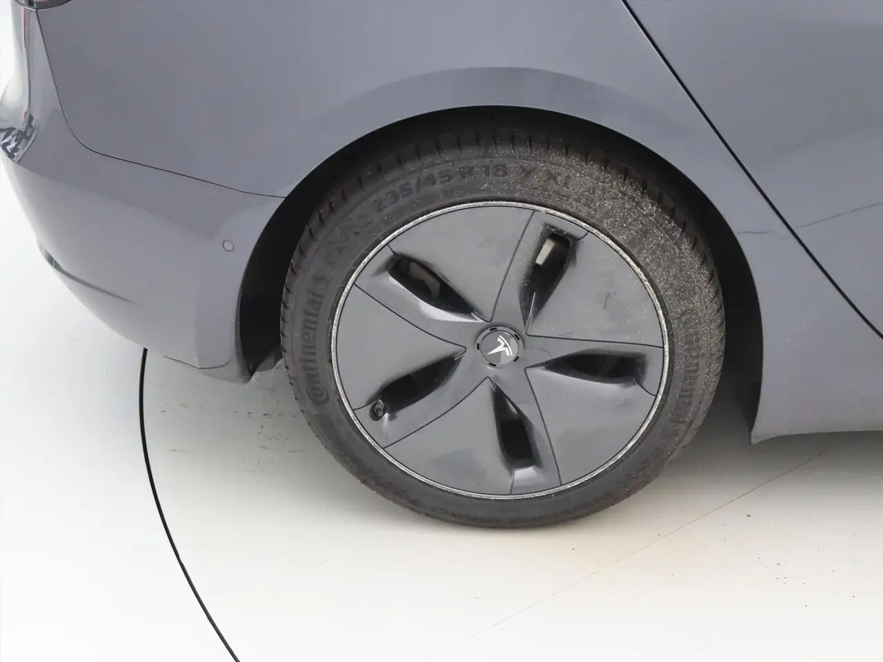 Tesla Model 3 Standard Range Plus RWD 27