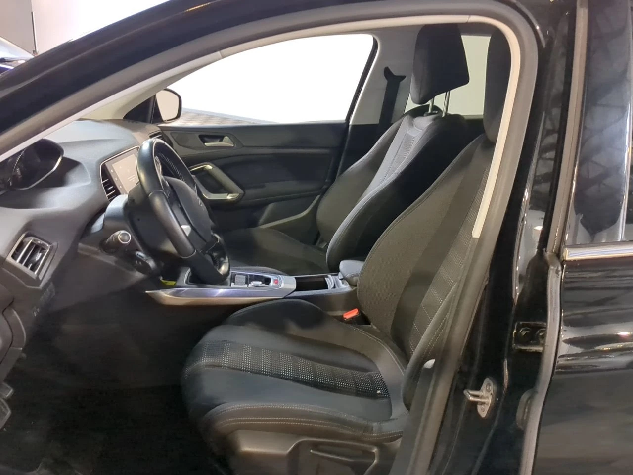 Peugeot 308 1.2 PureTech Allure EAT6 12