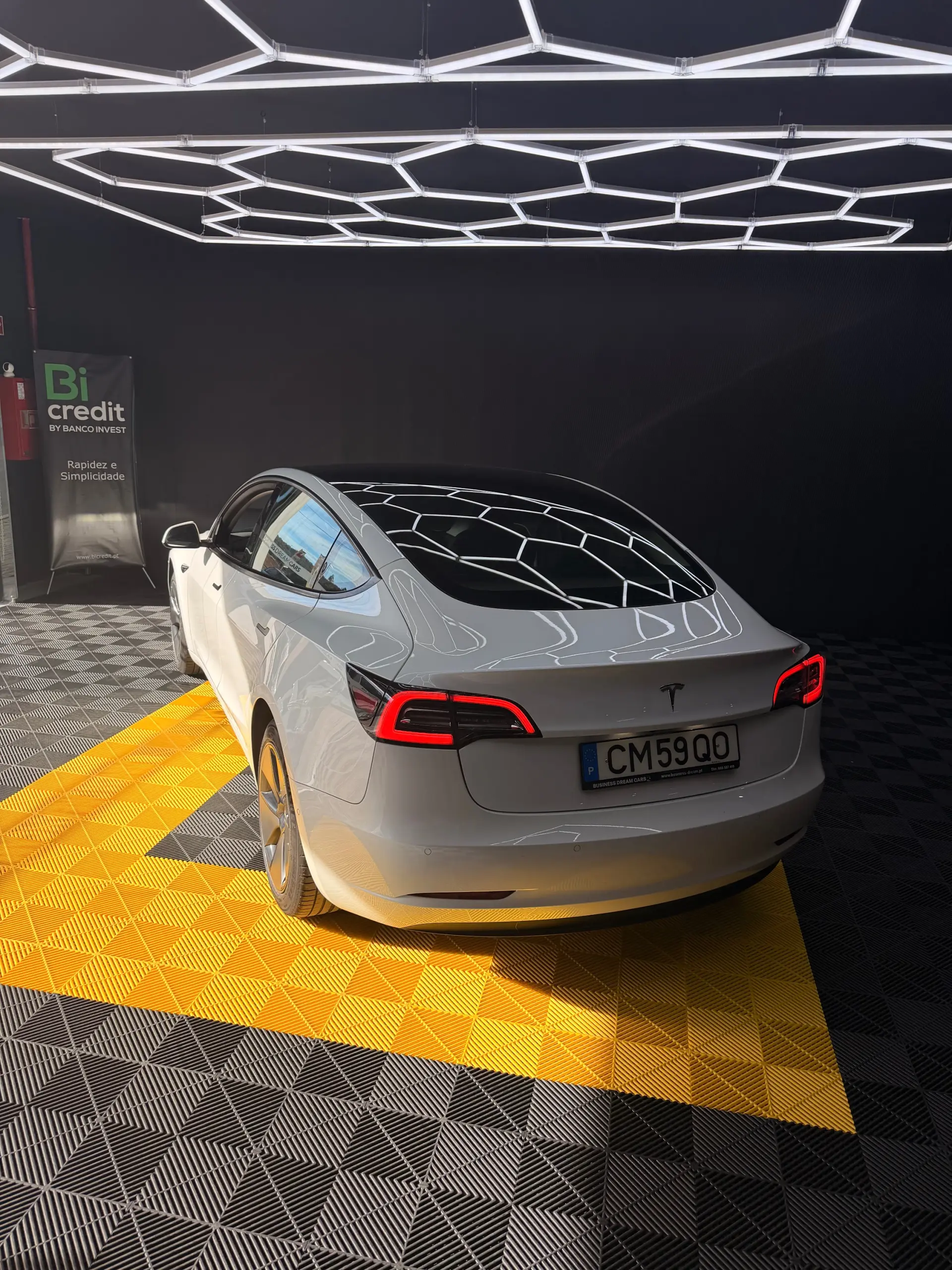 Tesla Model 3 Standard Range Plus RWD 14