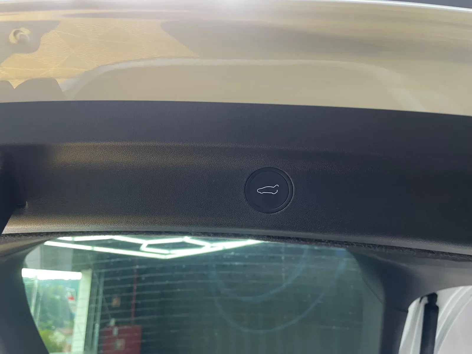 Tesla Model Y Long-Range RWD 12