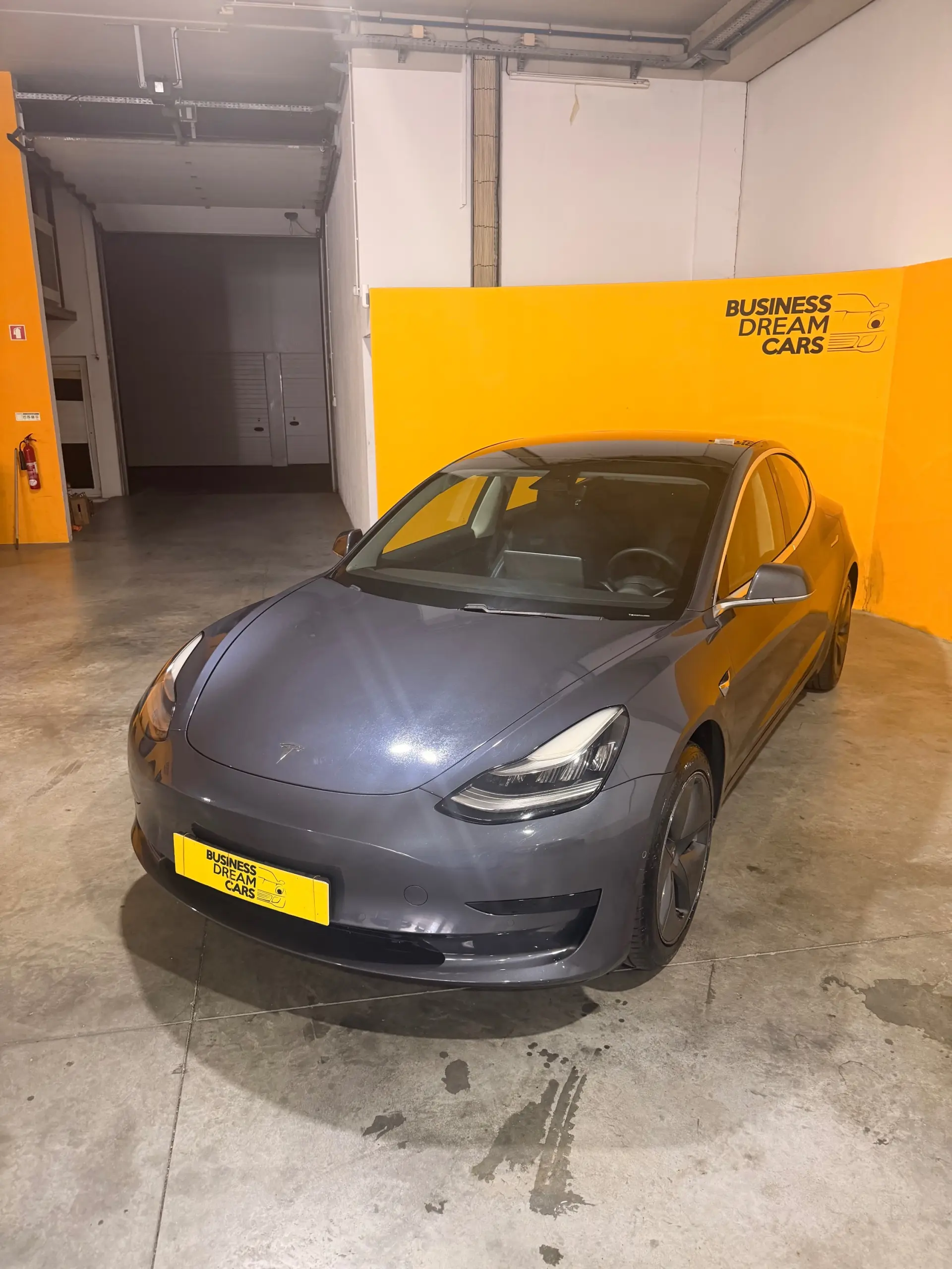 Tesla Model 3 Standard Range Plus RWD 4