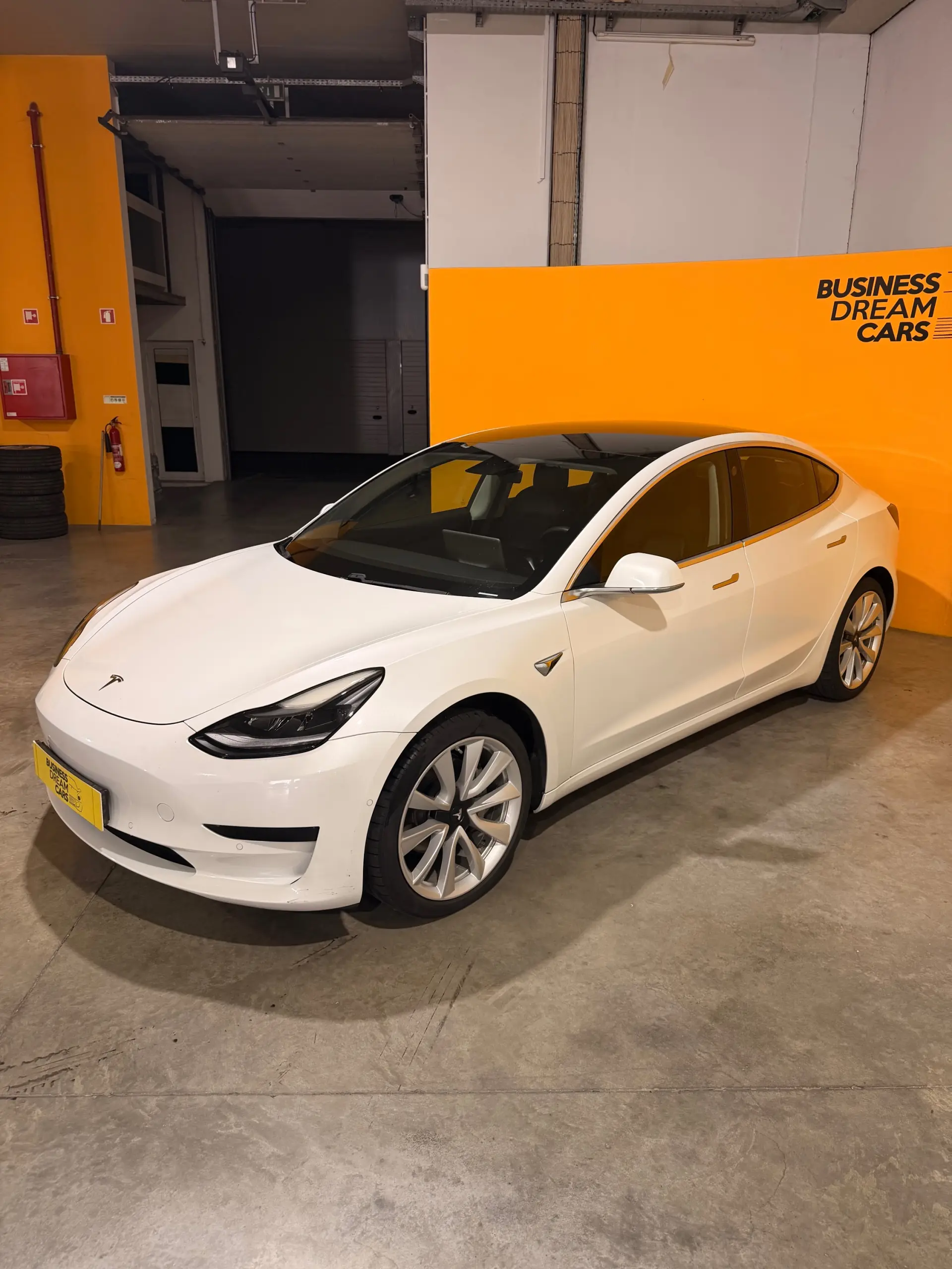 Tesla Model 3 Standard Range Plus RWD 5
