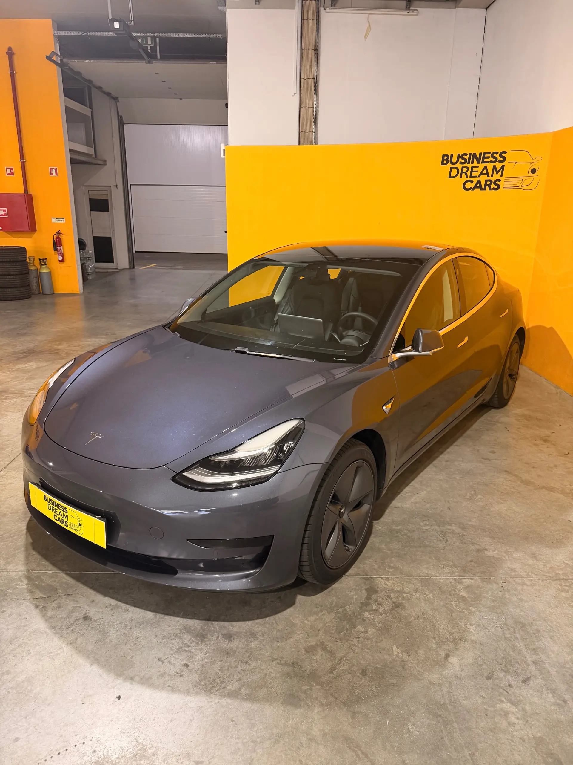 Tesla Model 3 Standard Range Plus RWD 5