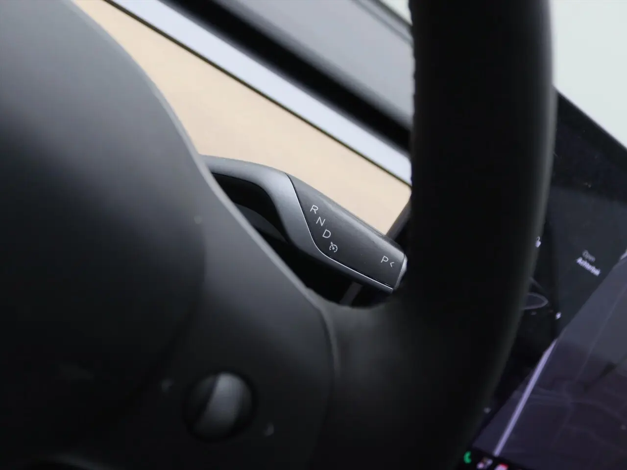 Tesla Model 3 Standard Range Plus RWD 37