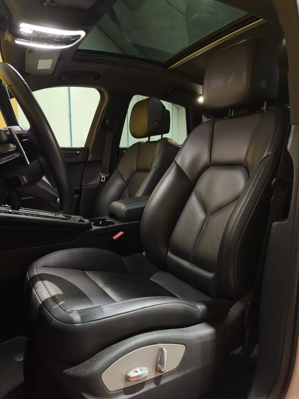 Porsche Macan T 3