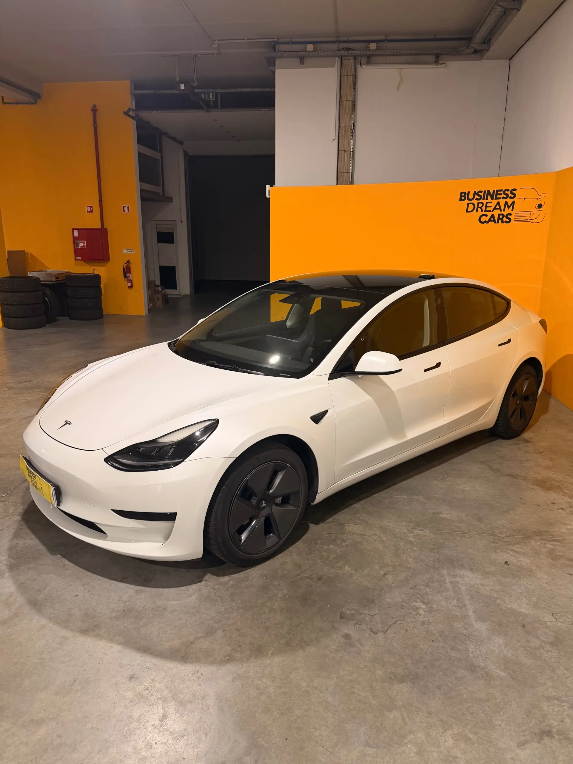 Tesla Model 3 Standard Range Plus RWD 5