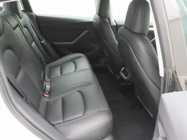 Tesla Model 3 Standard Range Plus RWD 15