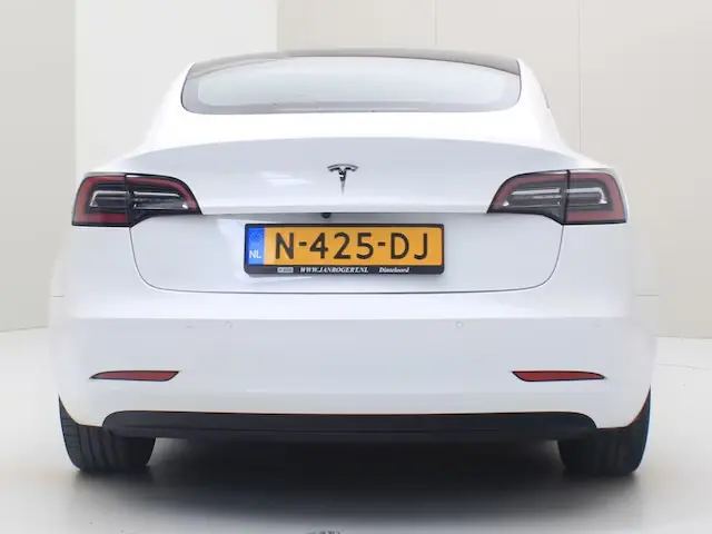 Tesla Model 3 Standard Range Plus RWD 8