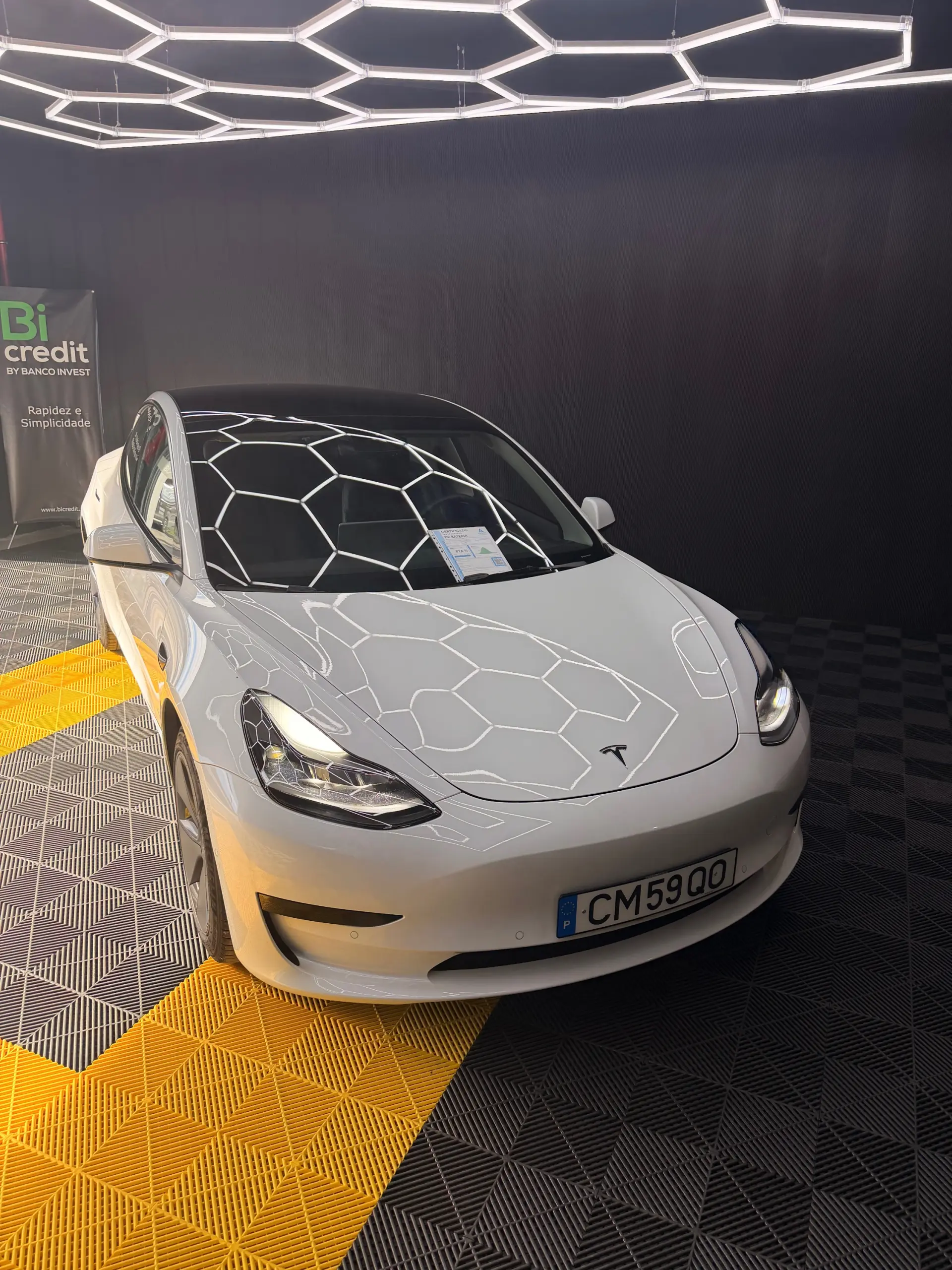 Tesla Model 3 Standard Range Plus RWD 2