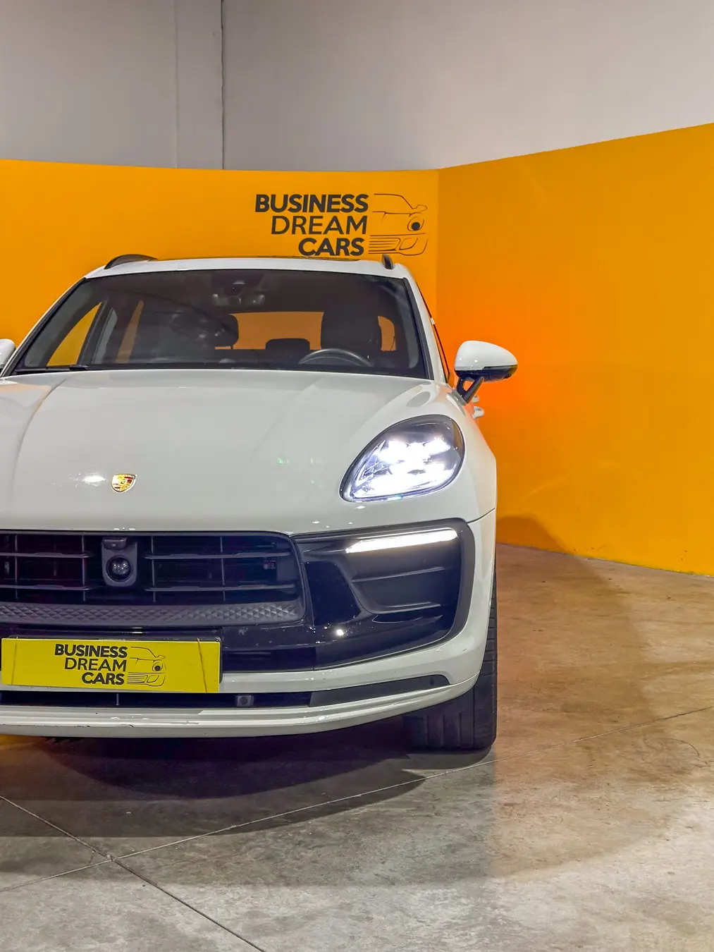 Porsche Macan T 12