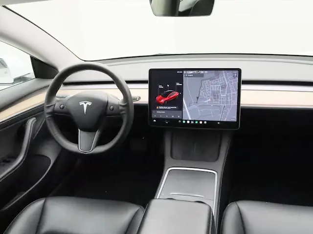 Tesla Model 3 Standard Range Plus RWD 3