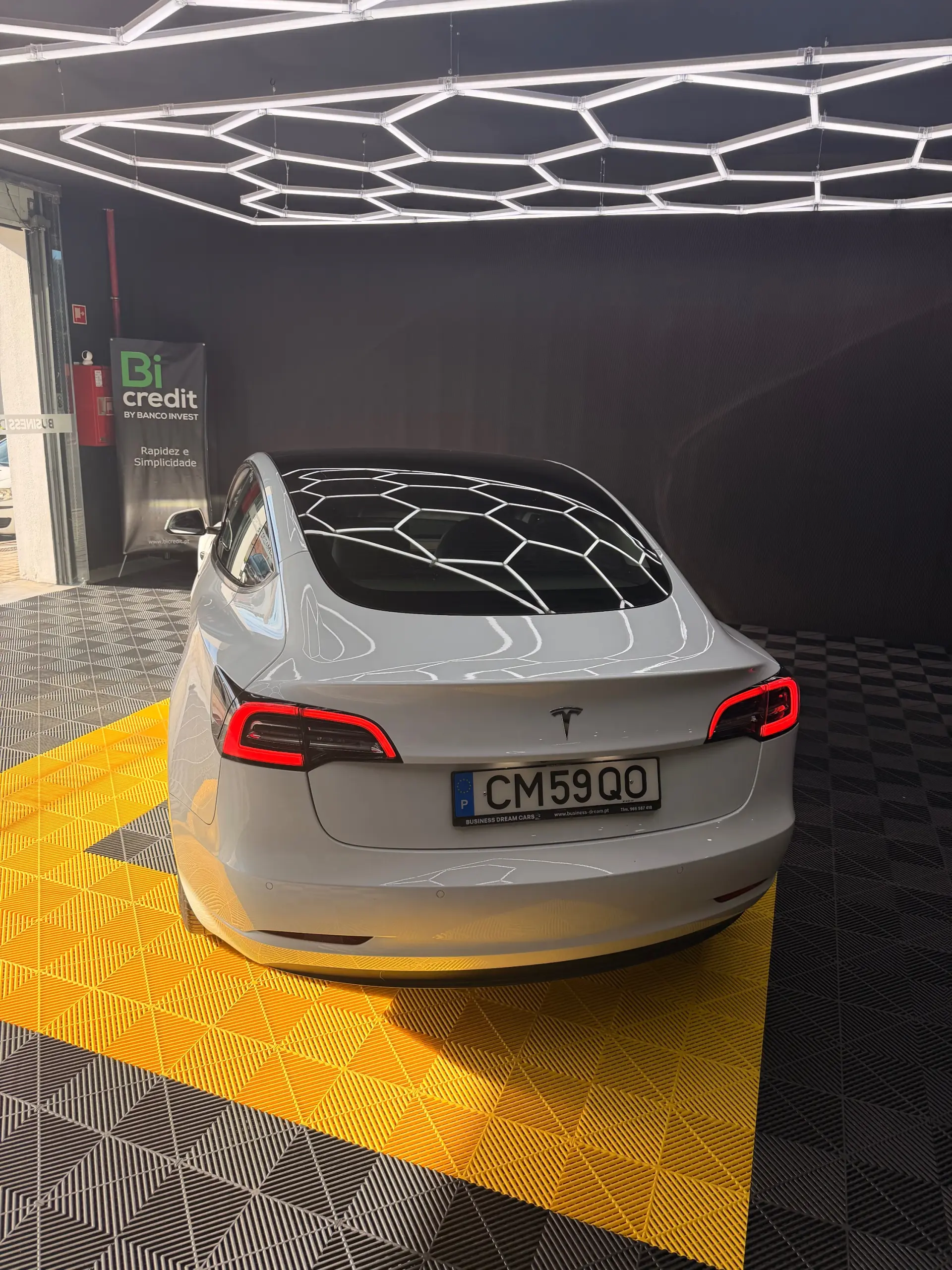 Tesla Model 3 Standard Range Plus RWD 11