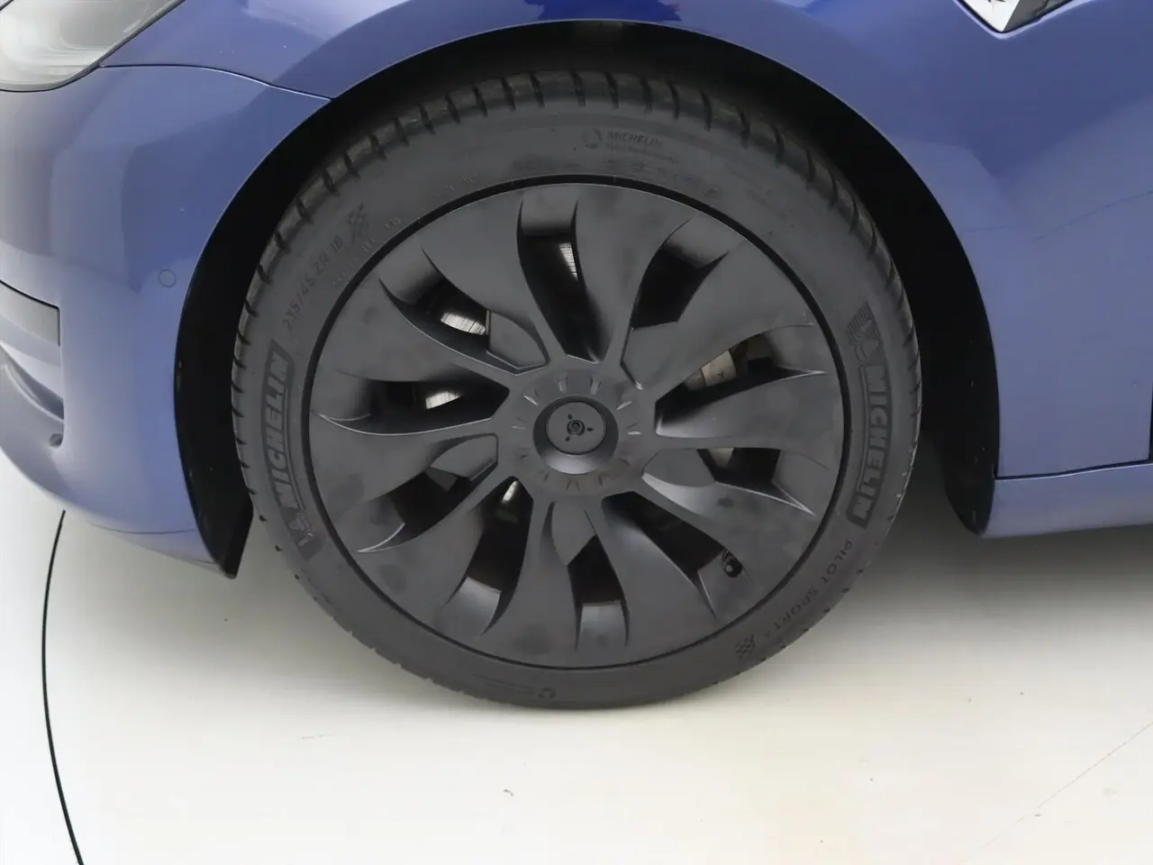 Tesla Model 3 Standard RWD 38