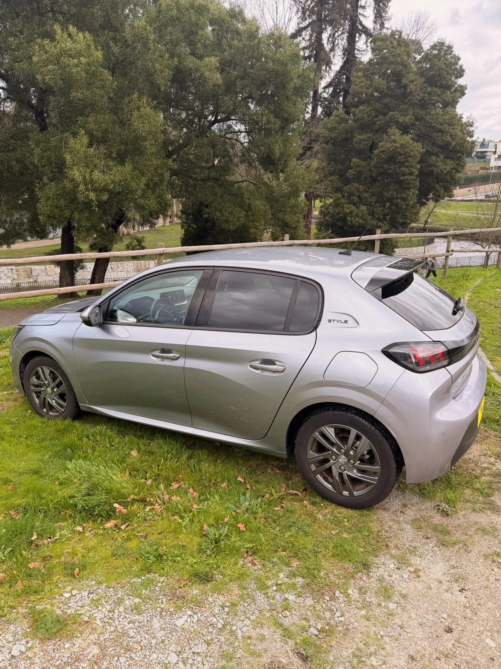 Peugeot 208 Benzin 100 Style 10