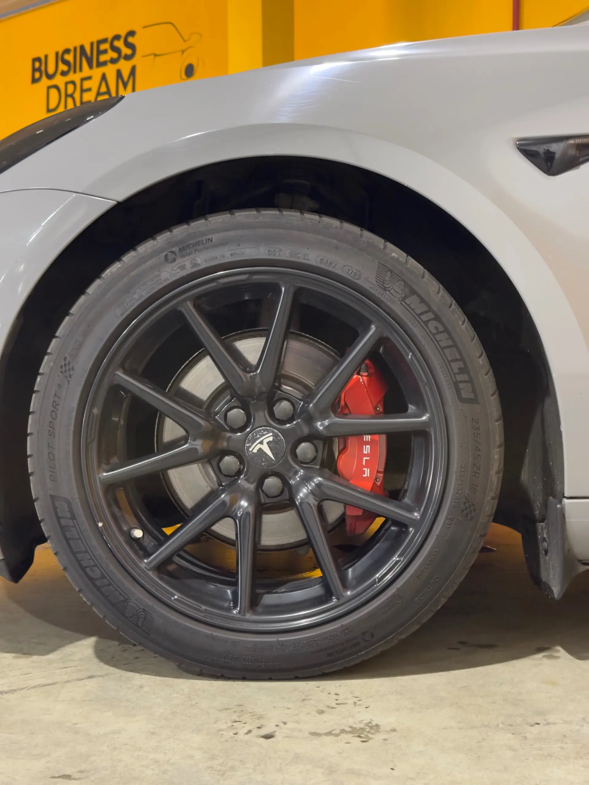 Tesla Model 3 Standard Range Plus RWD 6