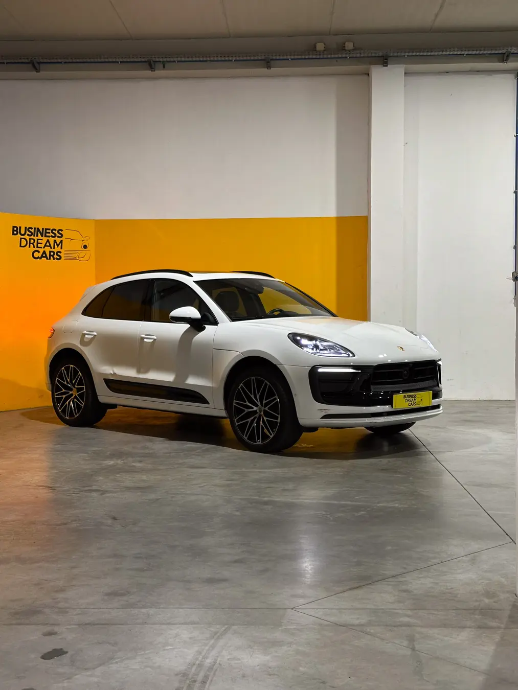 Porsche Macan T 2