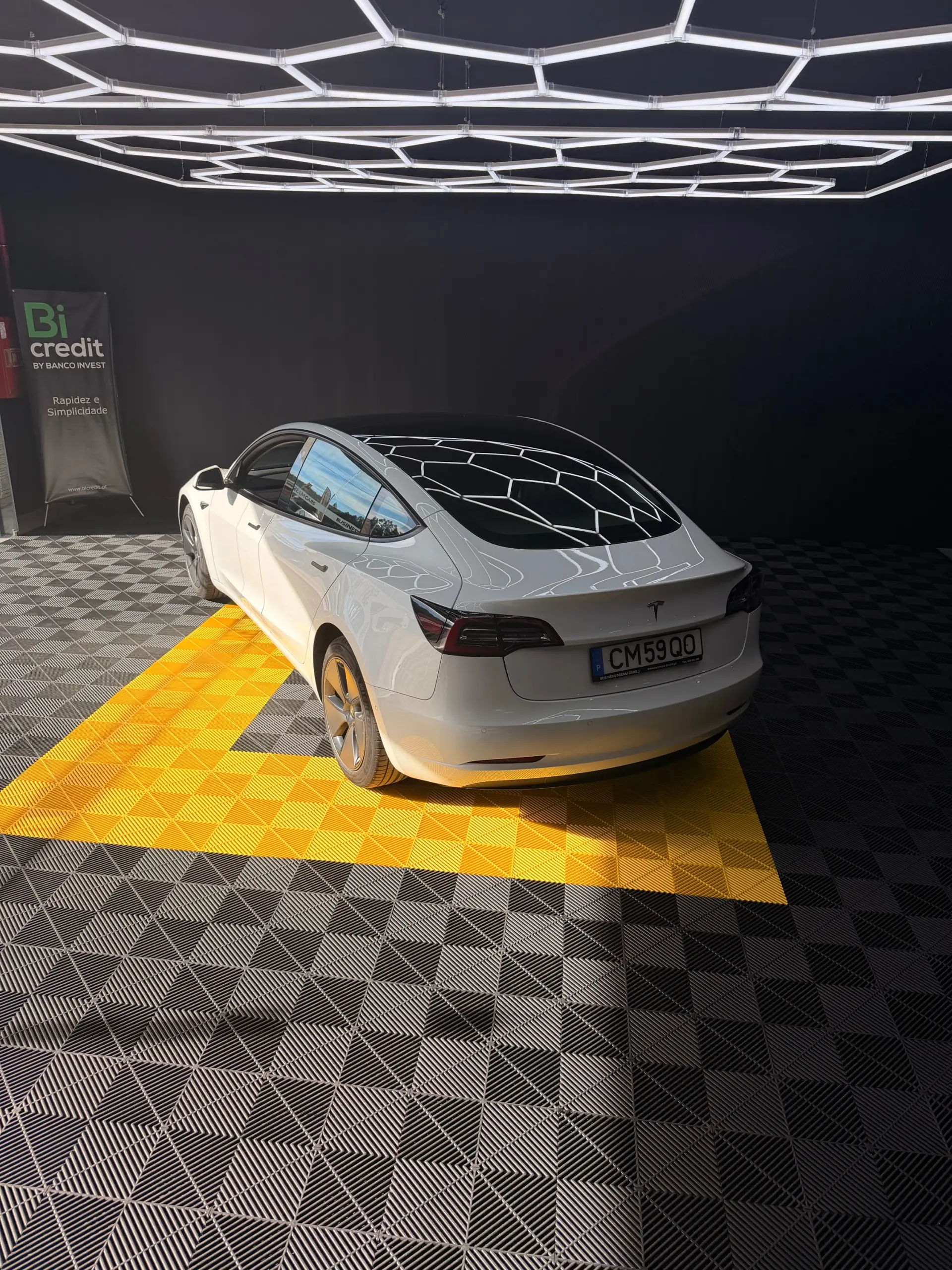 Tesla Model 3 Standard Range Plus RWD 8