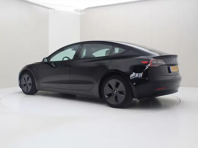 Tesla Model 3 Standard Range Plus RWD 3