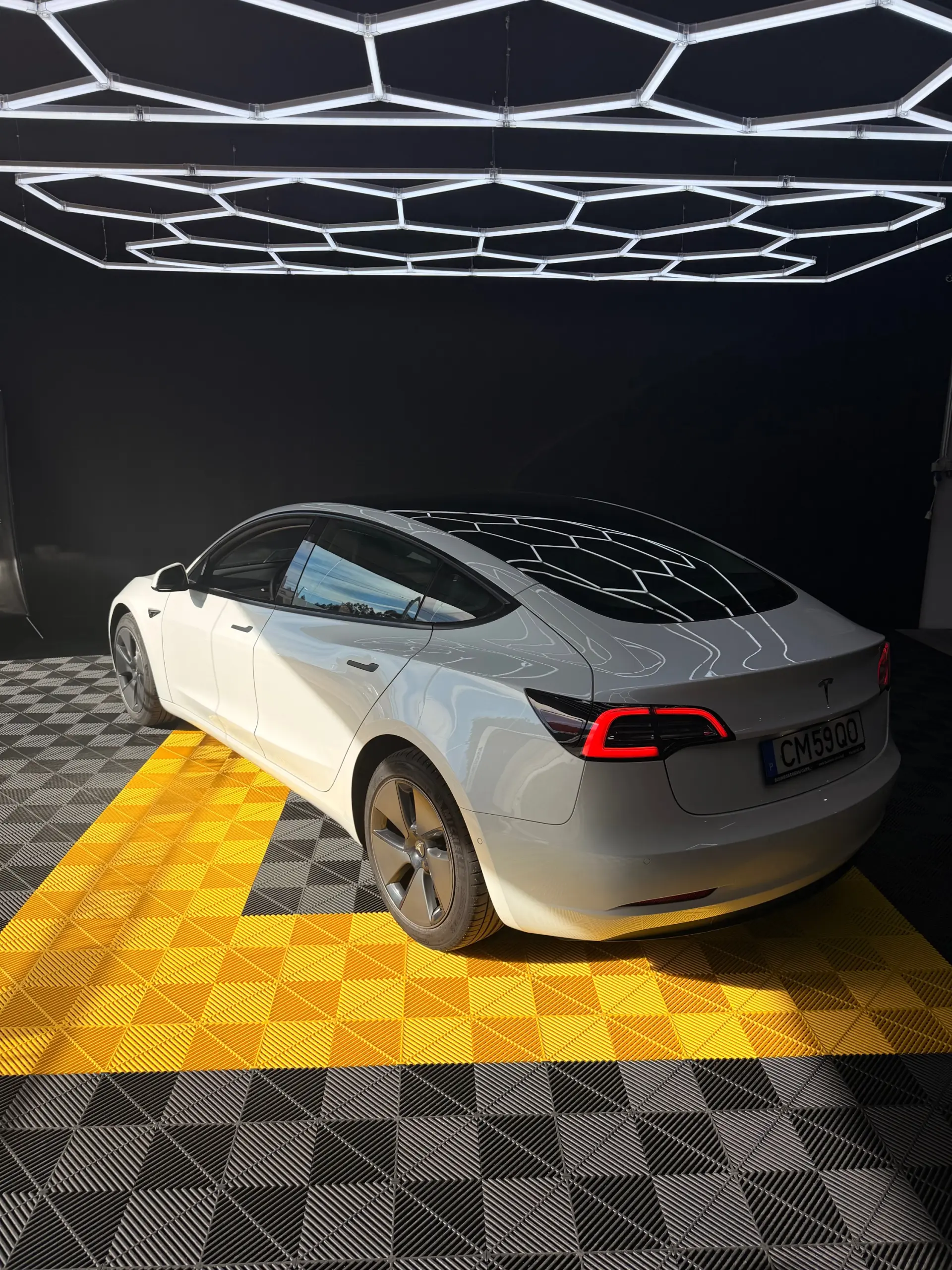 Tesla Model 3 Standard Range Plus RWD 13