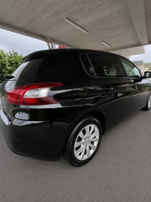 Peugeot 308 1.6 BlueHDi Style 4