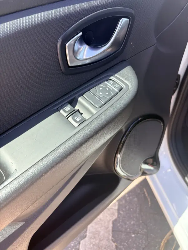 Renault Clio TCe 90 EXPERIENCE 9