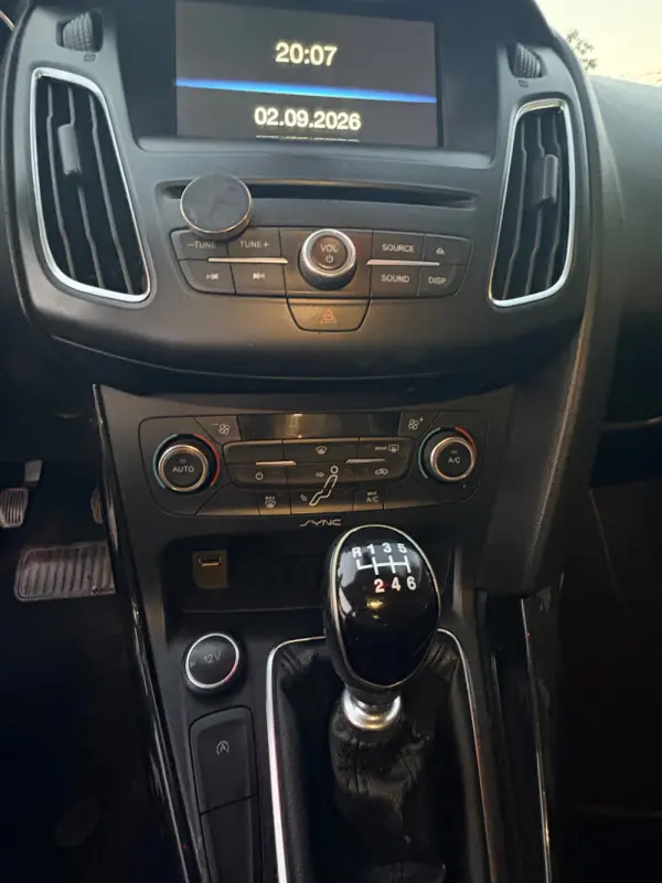 Ford Focus SW 1.5 TDCi Titanium ECOnetic 8