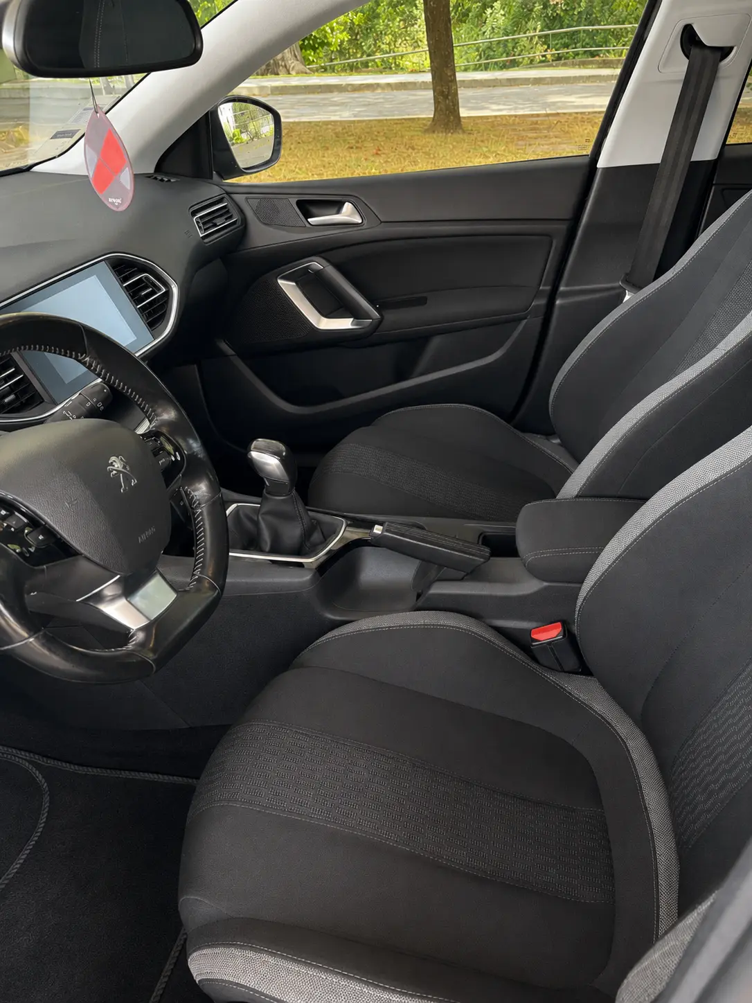 Peugeot 308 1.6 BlueHDi Style 6
