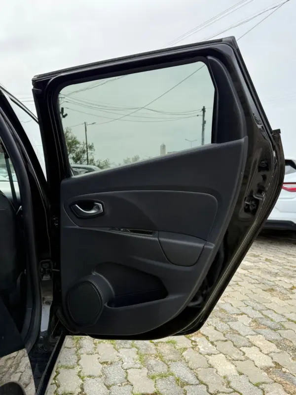 Renault Clio Outro 10