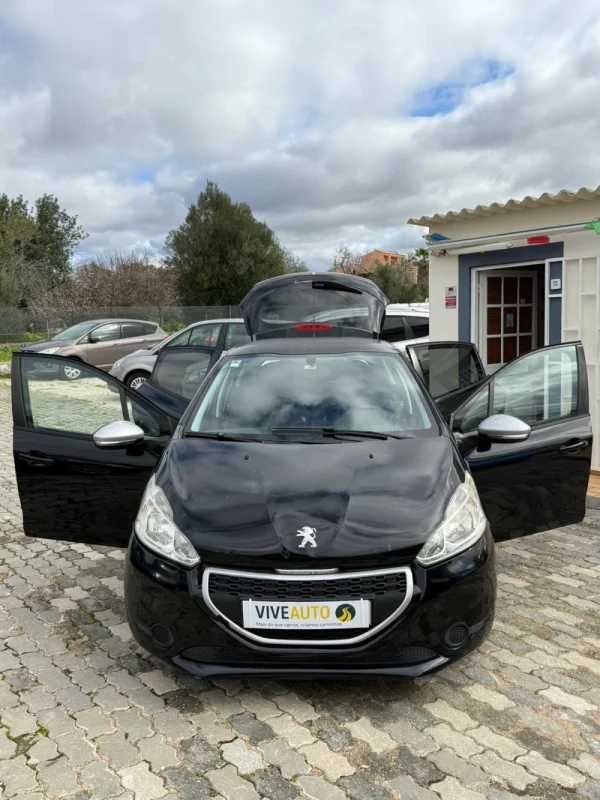 Peugeot 208 Outro 17