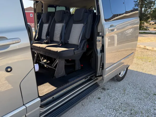 Ford Tourneo Custom 11