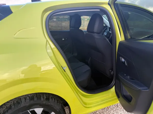 Peugeot 208 allure 9