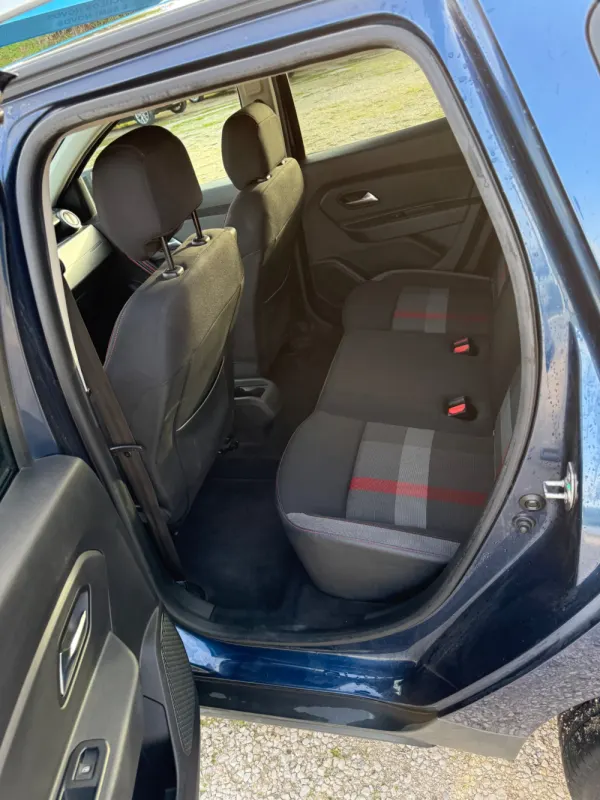 Dacia Duster 1.3 TCe SL Adventure 8