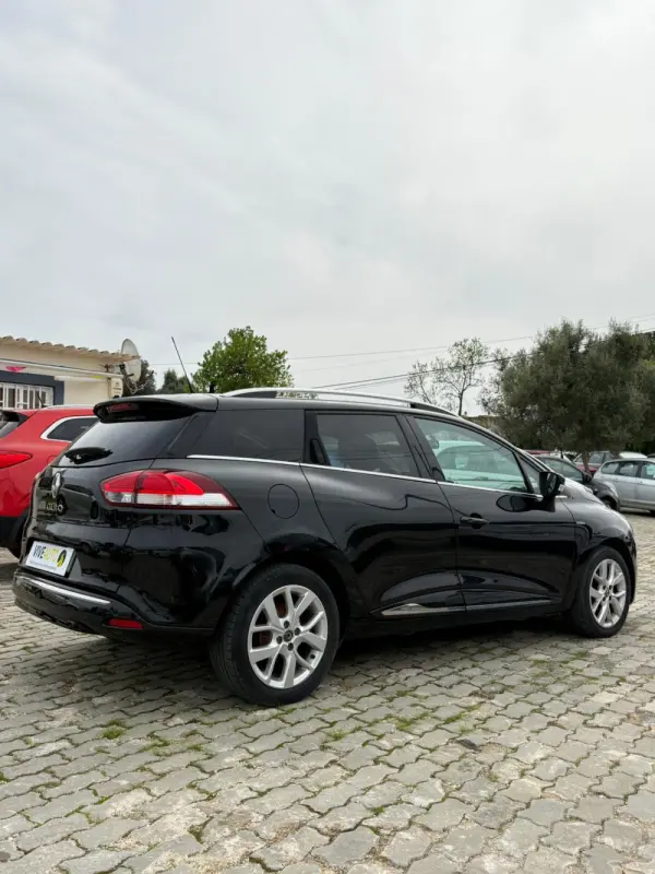 Renault Clio Outro 4